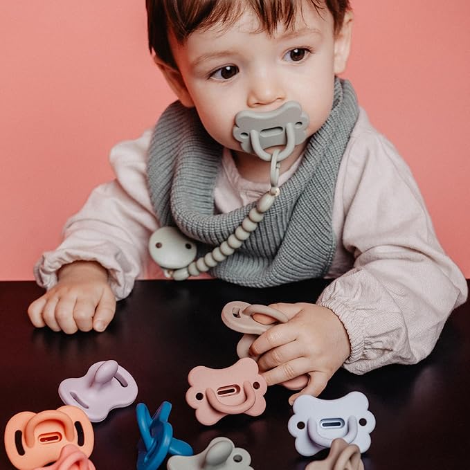 Color Essence SX PRO Silicone Butterfly Baby Pacifier 1Pk, Made with 100% Soft Silicone, Baby Essentials Perfect for Breastfeeding Babies, Designed in Spain, 0-6 Mths, Green