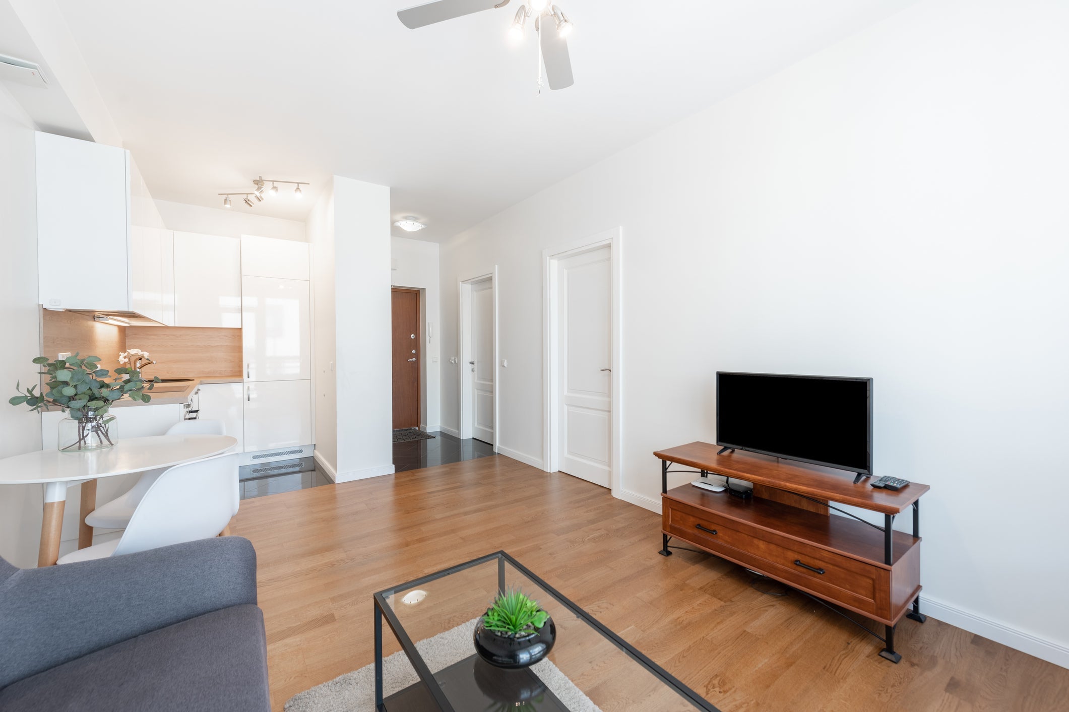 How to Keep Your Home Spotless Without Spending Hours