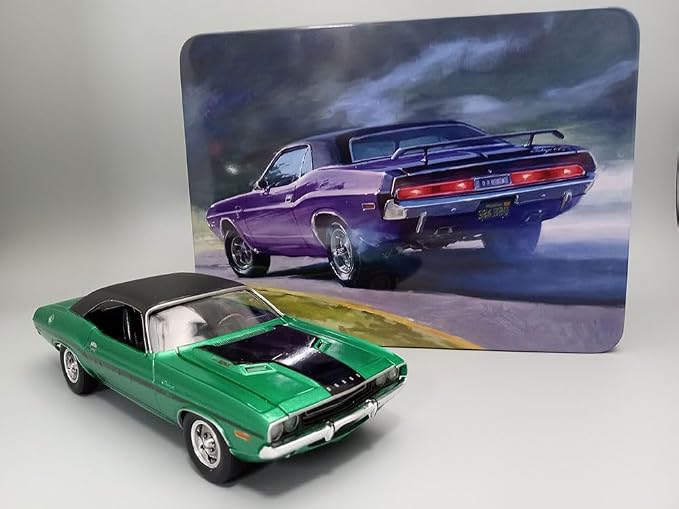 AMT 1970 Dodge Challenger USPS 1:25 Scale Model Kit - Image 6