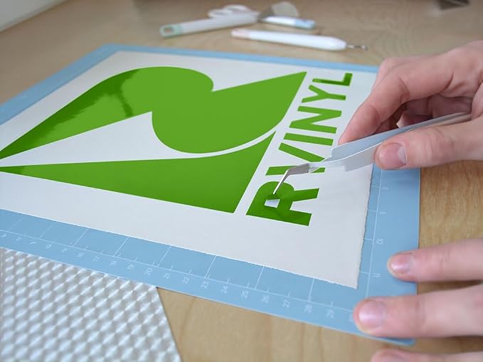 3M 7125 Scotchcal Thick Graphic Cast Film in Apple Green 196-12" x 10ft - Image 4
