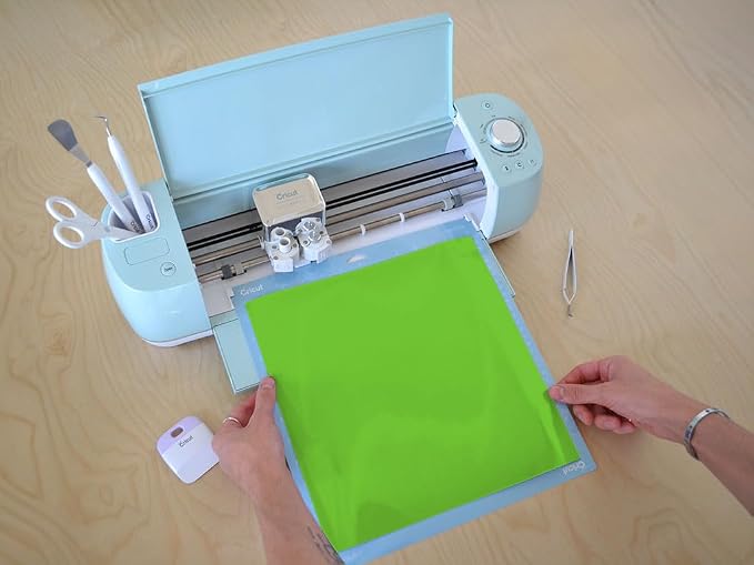 ORACAL 951 Series Premium Cast Film in Limette Green - Image 3