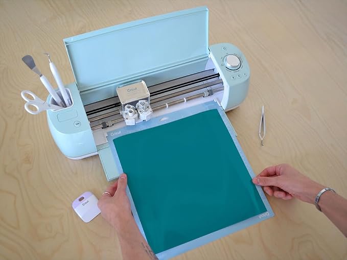 3M Teal Adhesive Craft Vinyl 12in x 10ft - Image 3