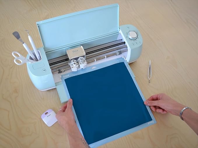 ORACAL 951 Series Premium Cast Film in Indigo Blue - Image 3