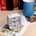 Peakeep 3D Numbers No Tick-Tock Analog Alarm Clock - Image 5
