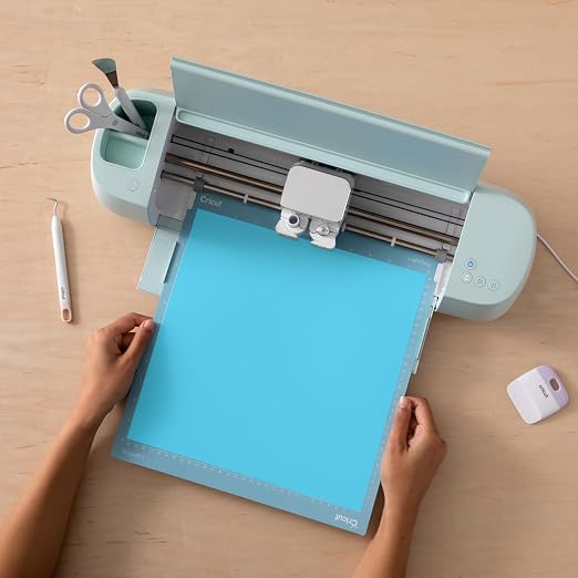 Cricut Cold-Activated, Color-Changing Vinyl – Light Blue/Turquoise, 2ft Roll of - Image 2