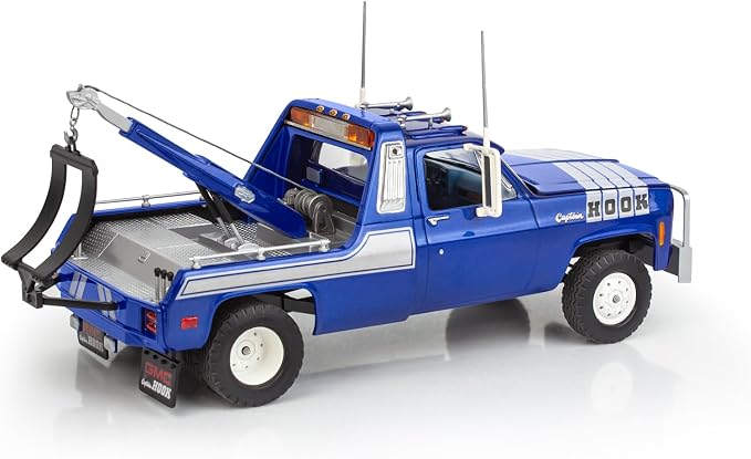 Revell 14590 1979 GMC Wrecker “Captain Hook” 1:25 Scale 57-Piece Skill Level 4 - Image 4