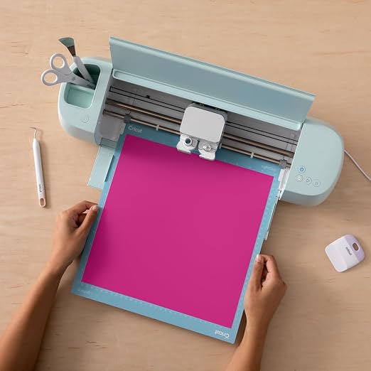 Cricut Heat-Activated, Color-Changing Vinyl – Magenta/Light Pink, 2ft Roll of - Image 2