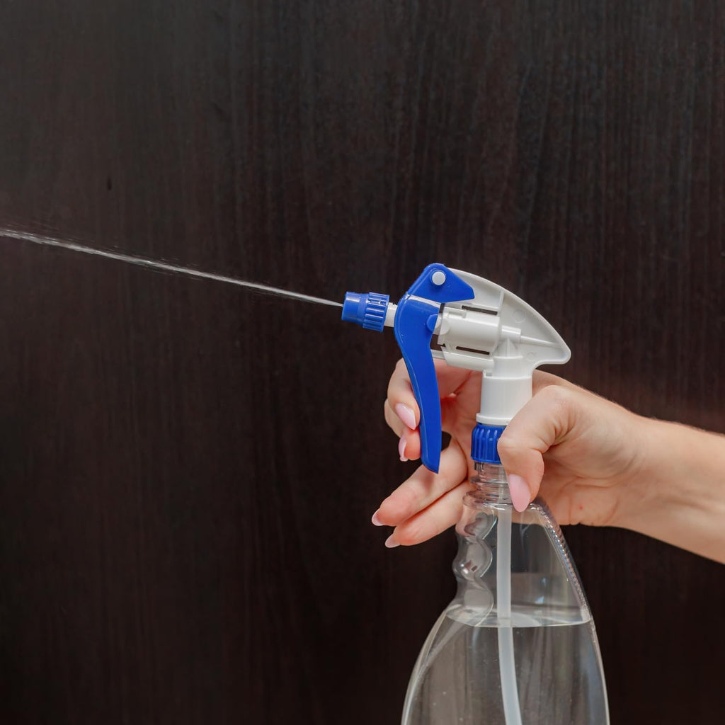 Heluva Green Heavy Duty 24oz Clear Plastic Spray Bottles for Cleaning - Large Empty Bottles for Gardening Solutions, Vinegar, Chemicals, Professional Cleaners - Adjustable Sprayer Nozzle - 4 Pack