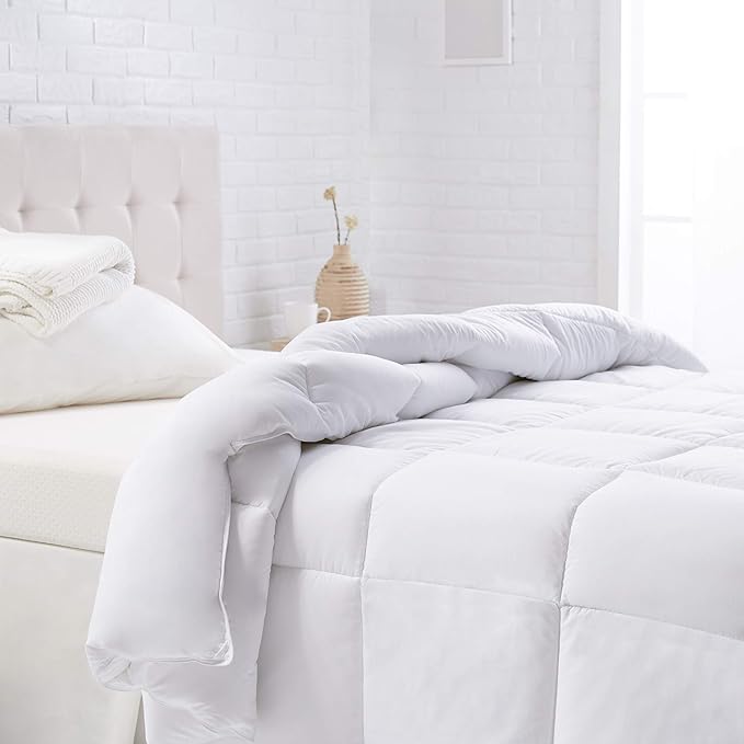 Amazon Basics Soft White Down Alternative Comforter and Duvet Insert by AmazonBasics