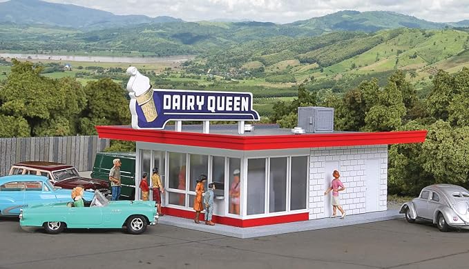 Walther Cornerstone Vintage Dairy Queen® Structure Kit, HO Scale - Image 2