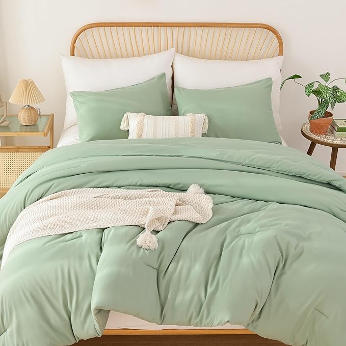 ROSGONIA Sage Green Twin/Twin XL Comforter Set by ROSGONIA