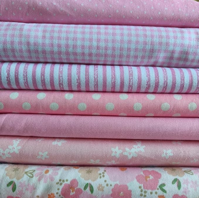 7PCS 18" x 22" Quilting Fat Quarters Fabric Bundles, by Unknown