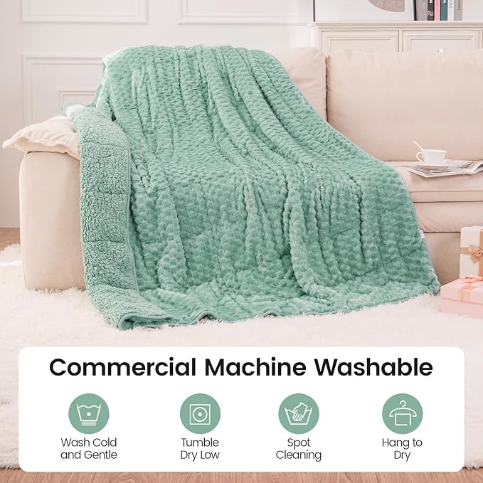 Super Fuzzy Soft Fleece Sherpa Weighted Blanket 15 lbs - Image 6