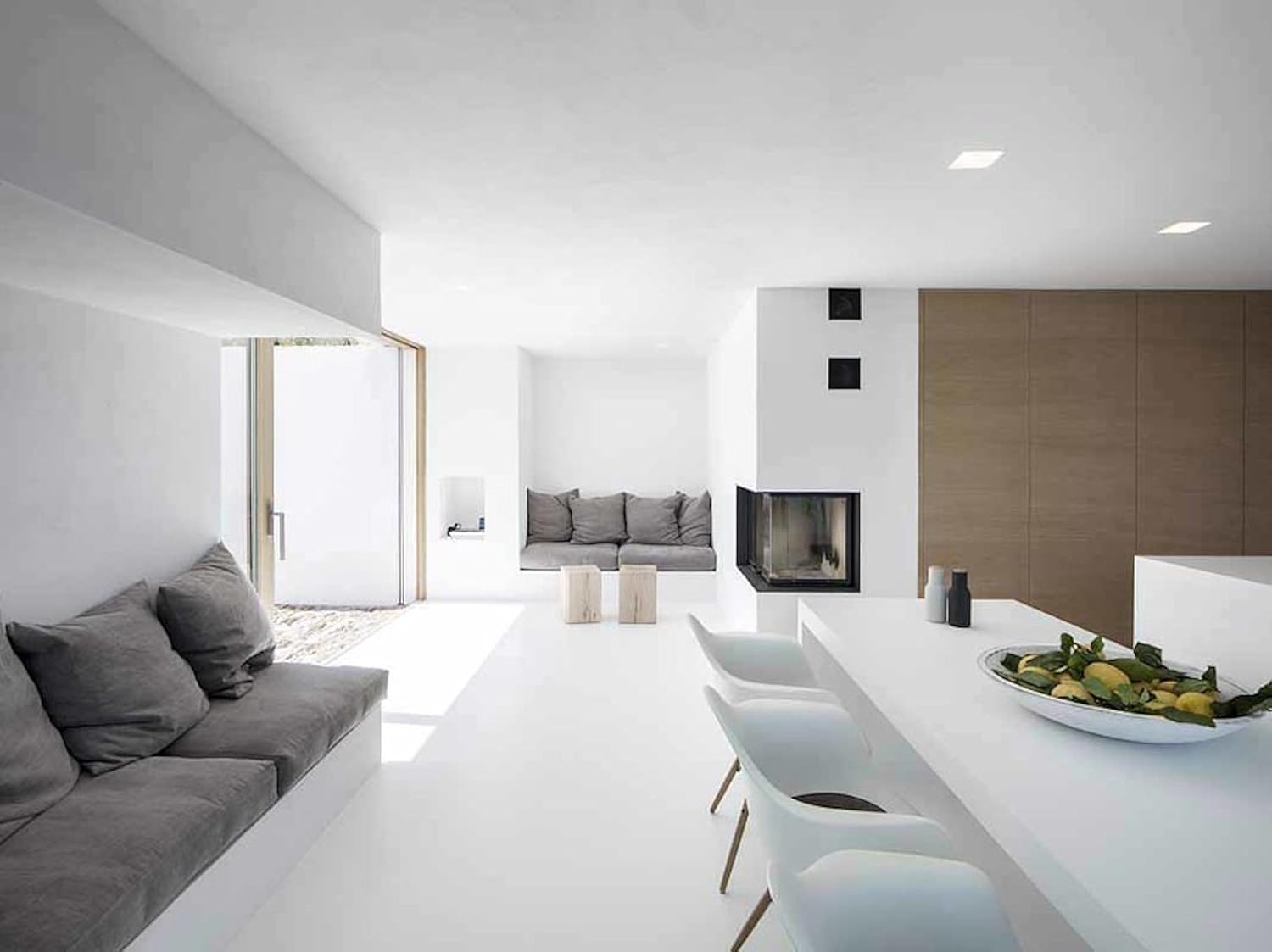 Coloredepoxies 10025 White Epoxy Resin Coating Made with Beautiful and Vibrant Pigments, 100% solids, For Garage Floors, Basements, Concrete and Plywood. 3 Gallon Kit