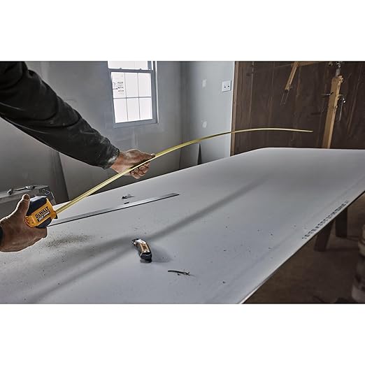 DEWALT Atomic Compact Series 30 ft. Tape Measure - Image 7