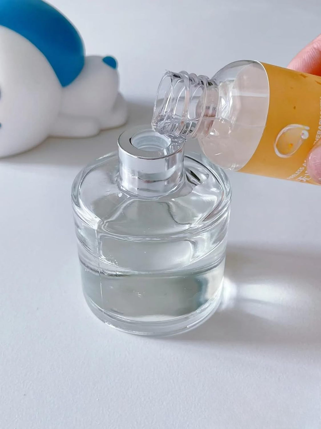 2 PCS Reed Diffuser Bottles Empty, 10Pcs Reed Diffuser Stick, Diffuser Bottle Capacity 50ml (1.7oz) Diffuser Stick 3.5mm-190mm, Suitable for Home, Hotel, Restaurant, Office Aromatherapy Tasks