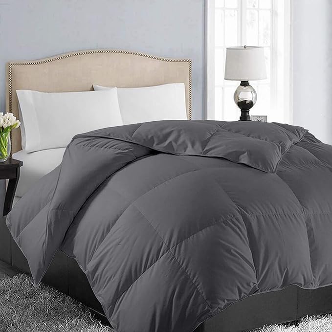 EASELAND King Size Down Alternative Comforter by EASELAND