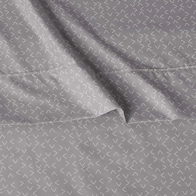 Amazon Basics Lightweight Wrinkle Free Breathable Microfiber 4 Piece Bed Sheet - Image 4