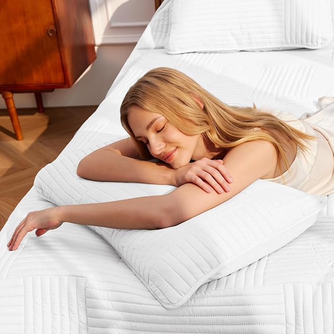 Whale Flotilla Ultra Soft Queen Quilt Bedding Set, Lightweight Microfiber White - Image 4