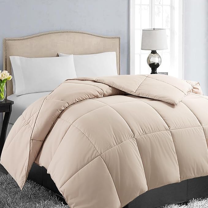 EASELAND King Size Down Alternative Comforter by EASELAND