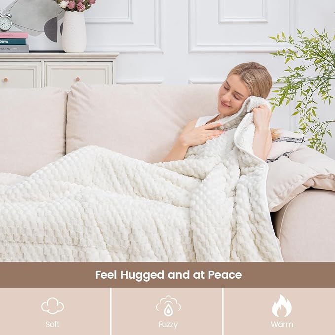Super Fuzzy Soft Fleece Sherpa Weighted Blanket 20 lbs - Image 4