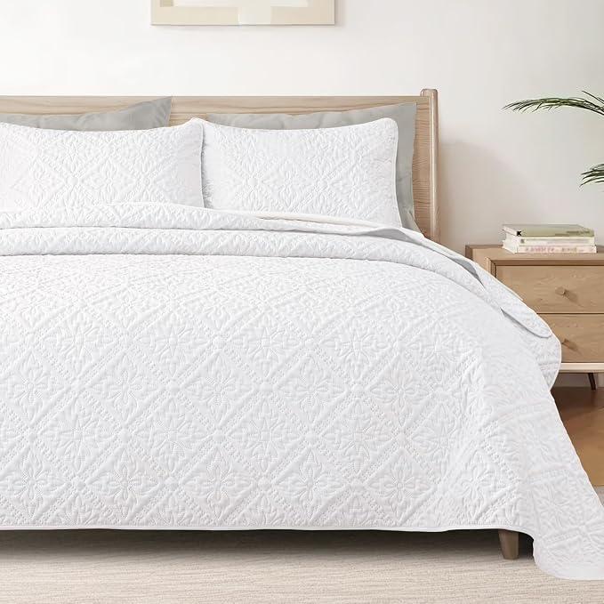 Exclusivo Mezcla King Quilt Bedding Set, Lightweight Soft Bedspreads Coverlets by ExclusivoMezcla