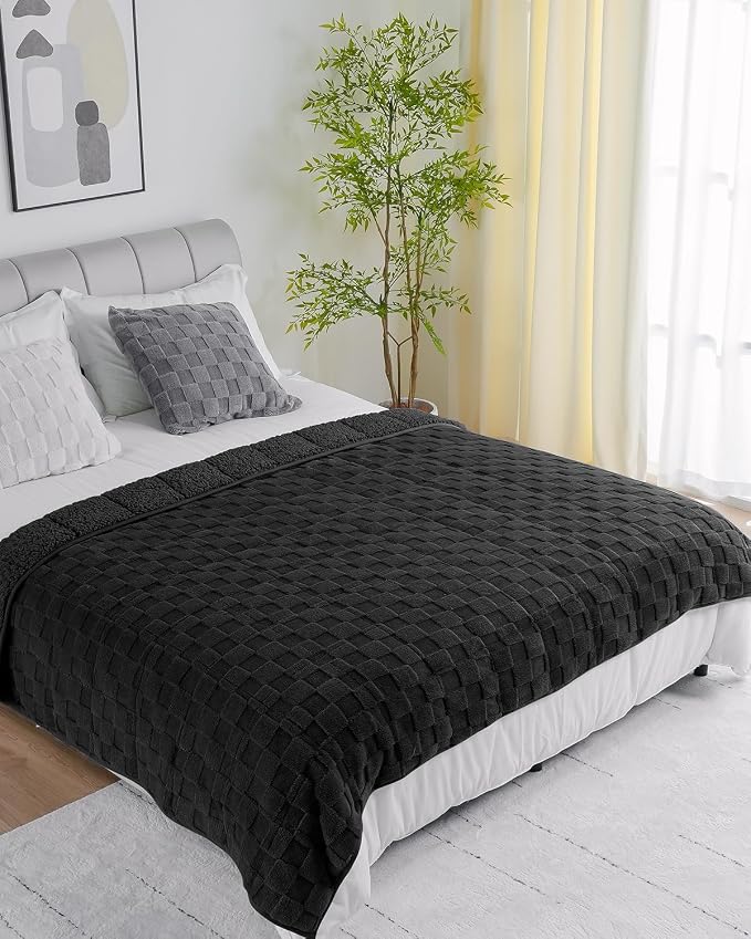 Uttermara Sherpa Fleece Weighted Blanket Full Size, 3D Jacquard Checkered Warm - Image 5