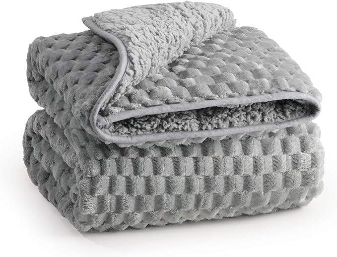 Super Soft Luxury Fleece Sherpa Weighted Blanket by EazfyPro