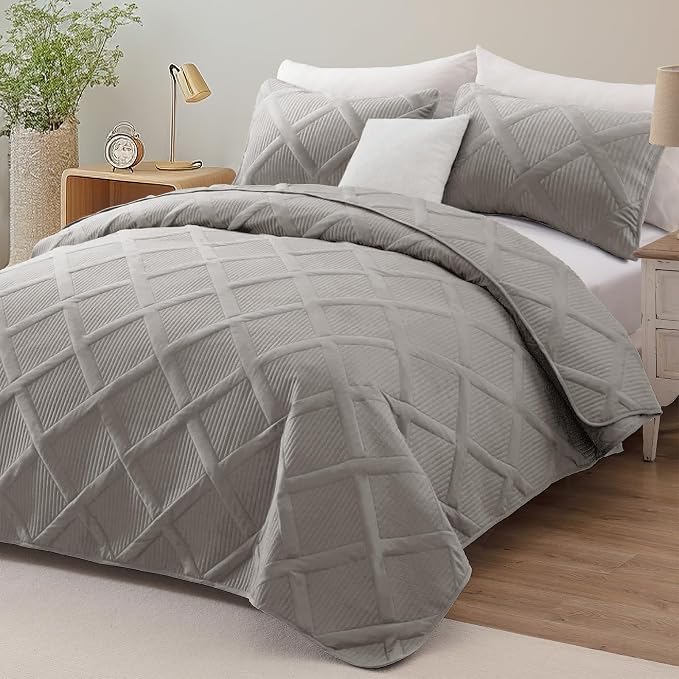 Exclusivo Mezcla Oversized King Quilt Set- Light Grey Cal King Quilts Bedding - Image 2