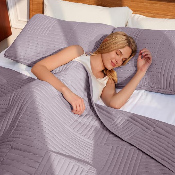 Whale Flotilla Ultra Soft King Quilt Bedding Set, Lightweight Microfiber Lilac - Image 4