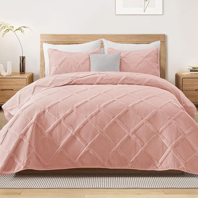 Exclusivo Mezcla Twin Size Quilt Set by ExclusivoMezcla