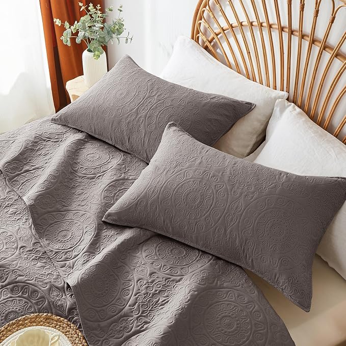 WURUIBO Dark Gray Quilt Set King/Cal King Size, Embossing Microfiber Bedspreads - Image 4