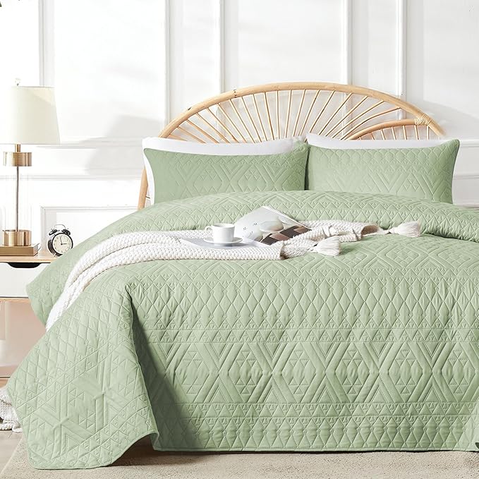 akkialla King/Cal King Size Quilt Bedding Set, Sage Green Lightweight by akkialla