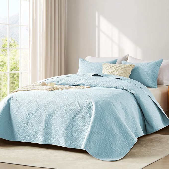 FLYMME Quilt King Size, Lightweight Sky Blue Bedspreads, Vintage Olive Leaf - Image 2