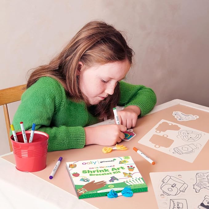Ooly x Girl Scouts 30 PC DIY Shrinking Art Bracelet Kit - Image 7