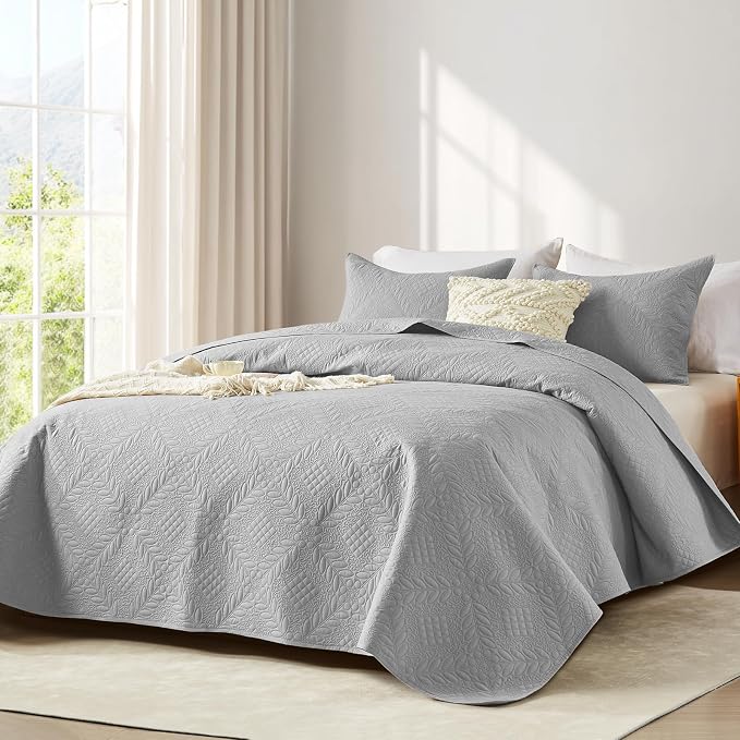 FLYMME Quilt King Size, Lightweight Light Gray Bedspreads, Vintage Olive Leaf - Image 2