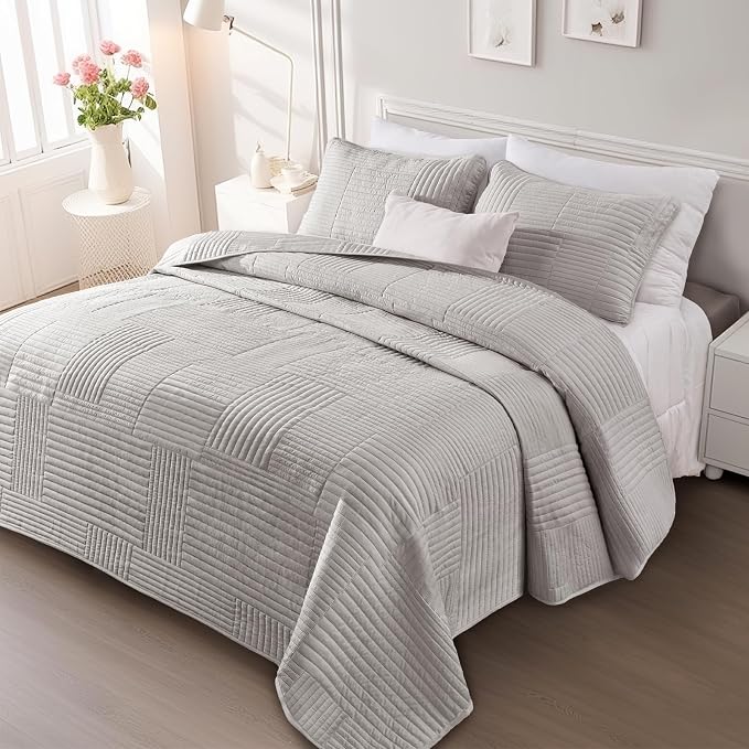 Whale Flotilla Ultra Soft King Quilt Bedding Set, Lightweight Microfiber Light by WHALEFLOTILLA