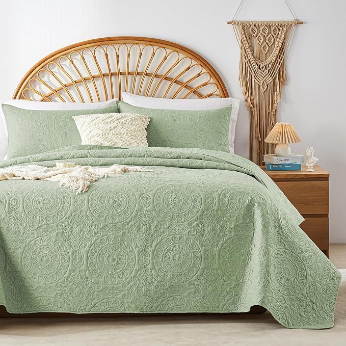 WURUIBO Sage Green Quilt Set Twin Size, Embossing Microfiber Bedspreads by WURUIBO