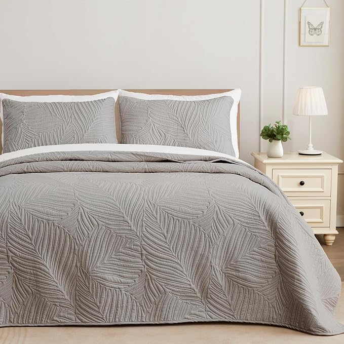 Exclusivo Mezcla Twin Quilt Bedding Set, Lightweight Light Grey Quilts Twin Size by ExclusivoMezcla