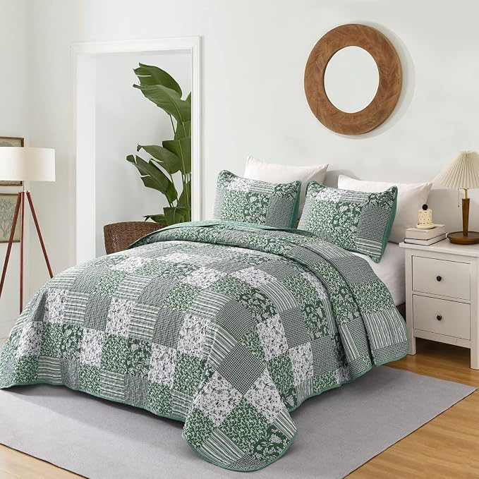 Mybedsoul Sage Green Boho King Quilt Set, 3-Piece Reversible Soft Plaid Floral - Image 2