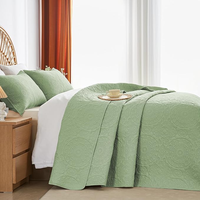 WURUIBO Sage Green Quilt Set Queen Size, Embossing Microfiber Full Bedspreads - Image 2
