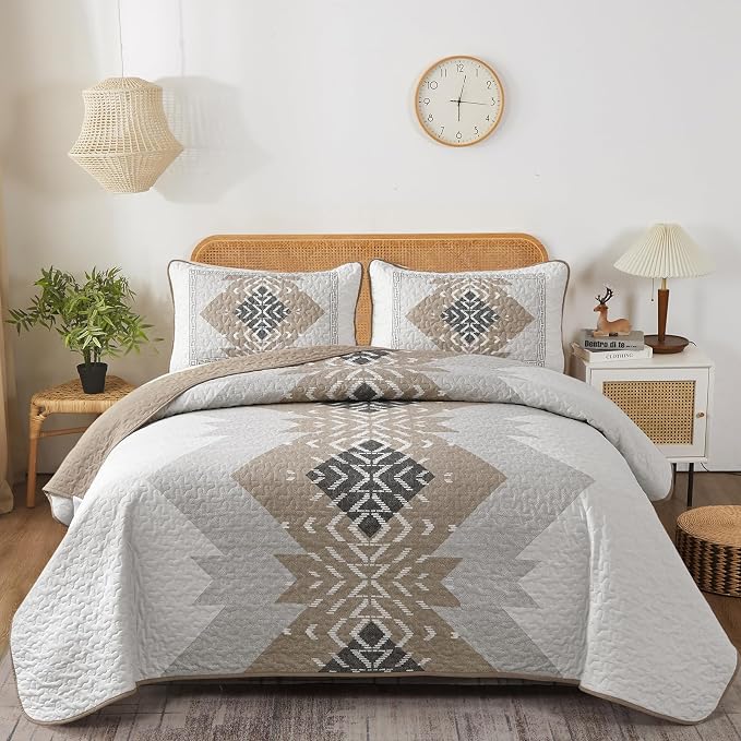 Dintszyayue Boho Quilt California King Size, 3 Piece Aztec Texture Bedspread by Dintszyayue