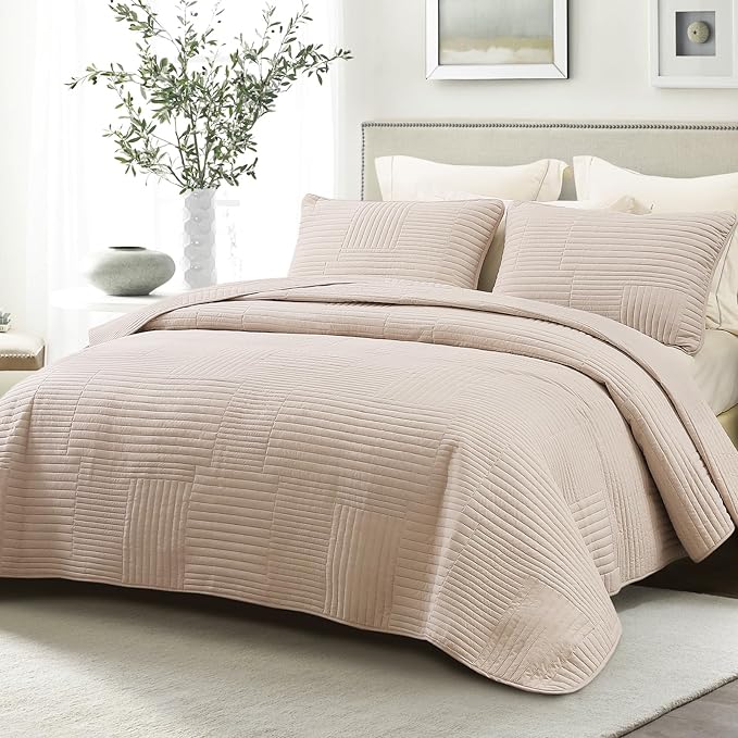 Whale Flotilla Ultra Soft King Quilt Bedding Set, Lightweight Microfiber Brich - Image 8