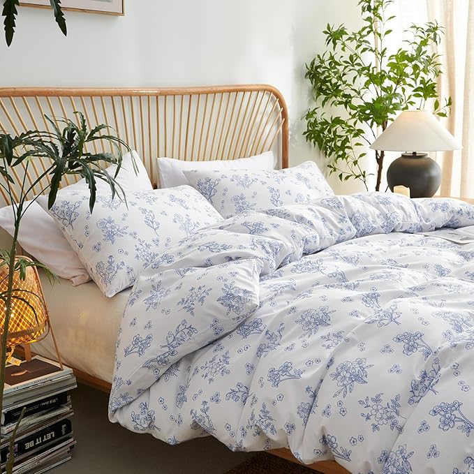 Nayoroom Blue Floral Duvet Cover King Size Cottagecore Flower Leaf Spring by Nayoroom