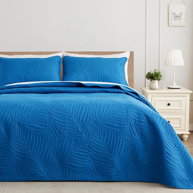 Exclusivo Mezcla California King Quilt Bedding Set, Lightweight Royal Blue by ExclusivoMezcla