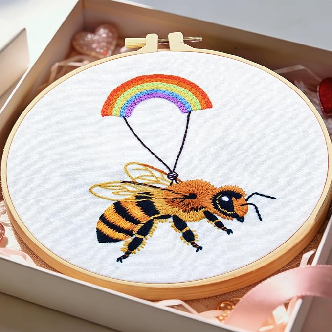 Crafmanoe Cute Bees Embroidery Kits - Image 2