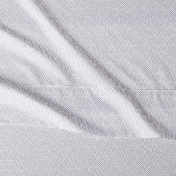 Amazon Basics Lightweight Super Soft, Wrinkle Free, Wrinkle Resistant - Image 4
