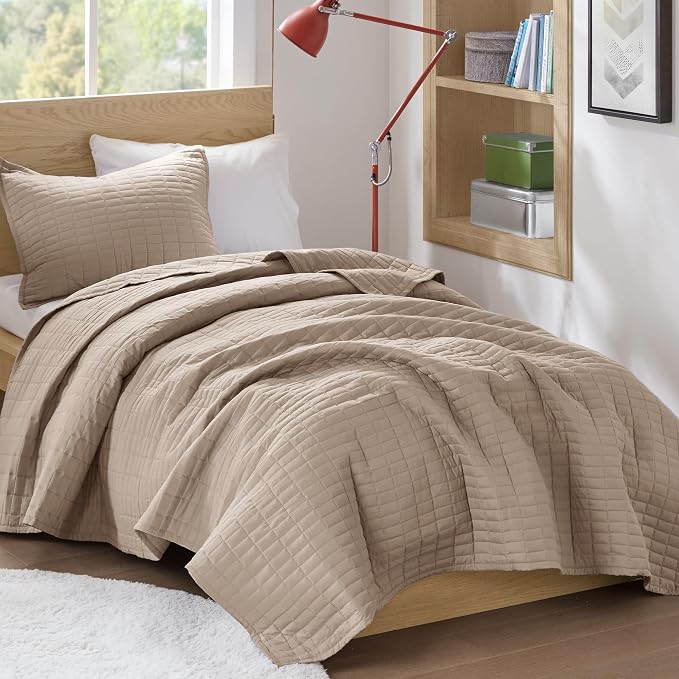 Comfort Spaces Kienna Quilt Set- Double Sided Stitching Design Summer Blanket by ComfortSpaces