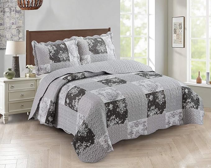 Brilliant Sunshine Grey Toile Floral Patchwork, 3-Piece Quilt Set by BrilliantSunshine