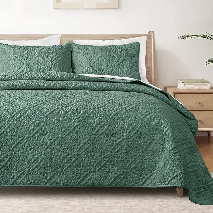 Exclusivo Mezcla King Quilt Bedding Set, Lightweight Soft Bedspreads Coverlets by ExclusivoMezcla